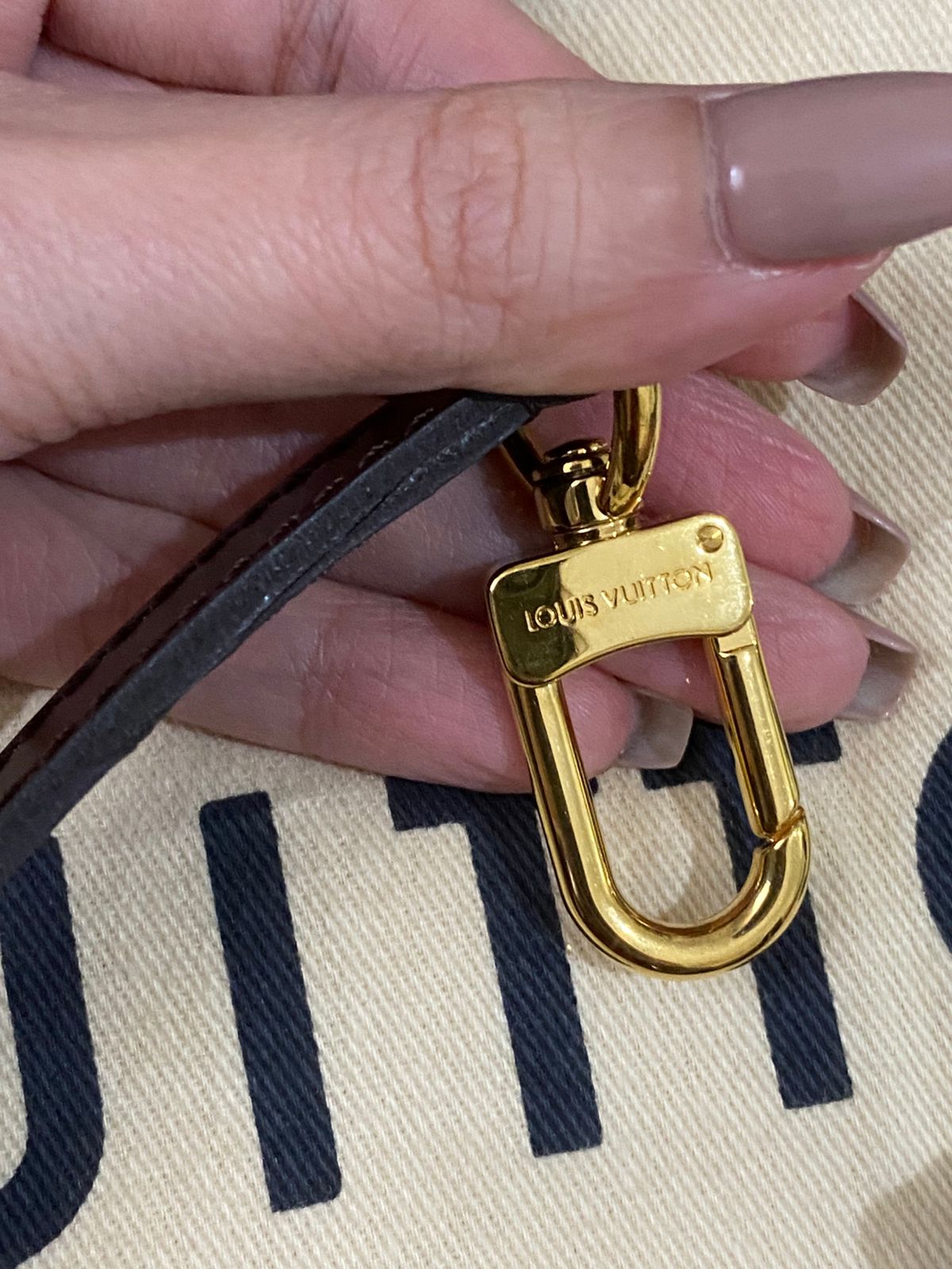 Louis Vuitton Kesington Damier Ebene