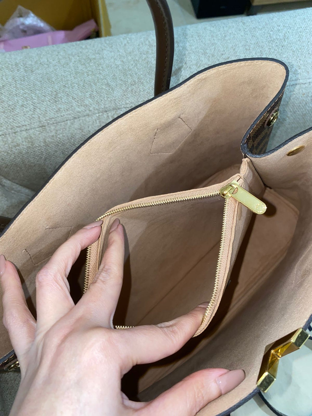 Louis Vuitton Kesington Damier Ebene