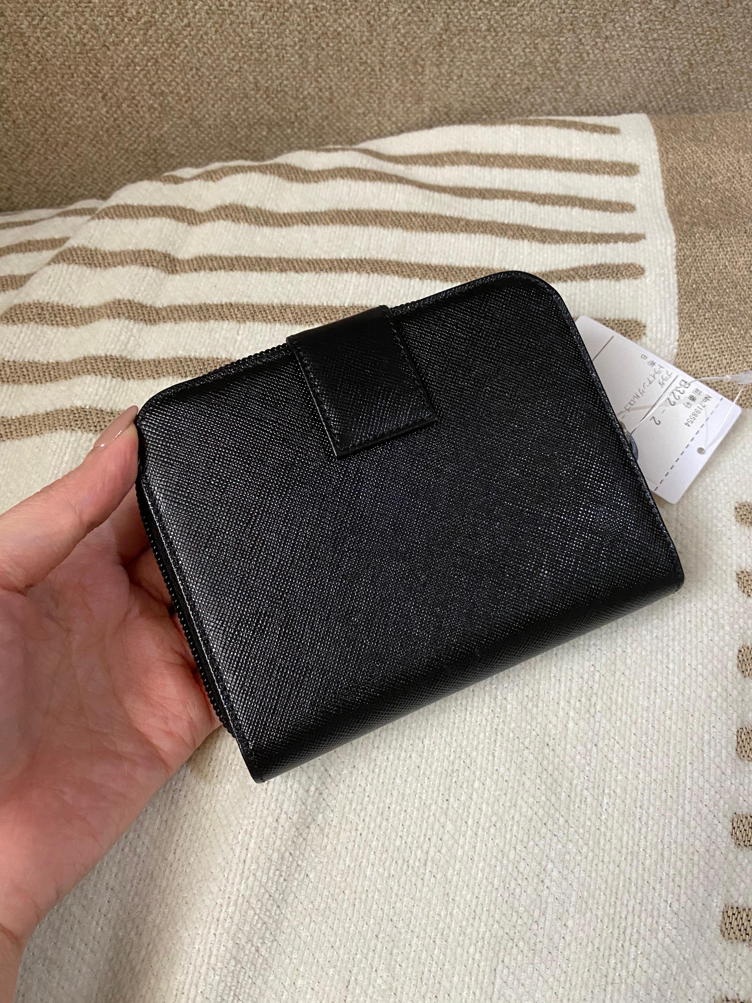 PRADA Saffiano Bi Fold medium women's wallet