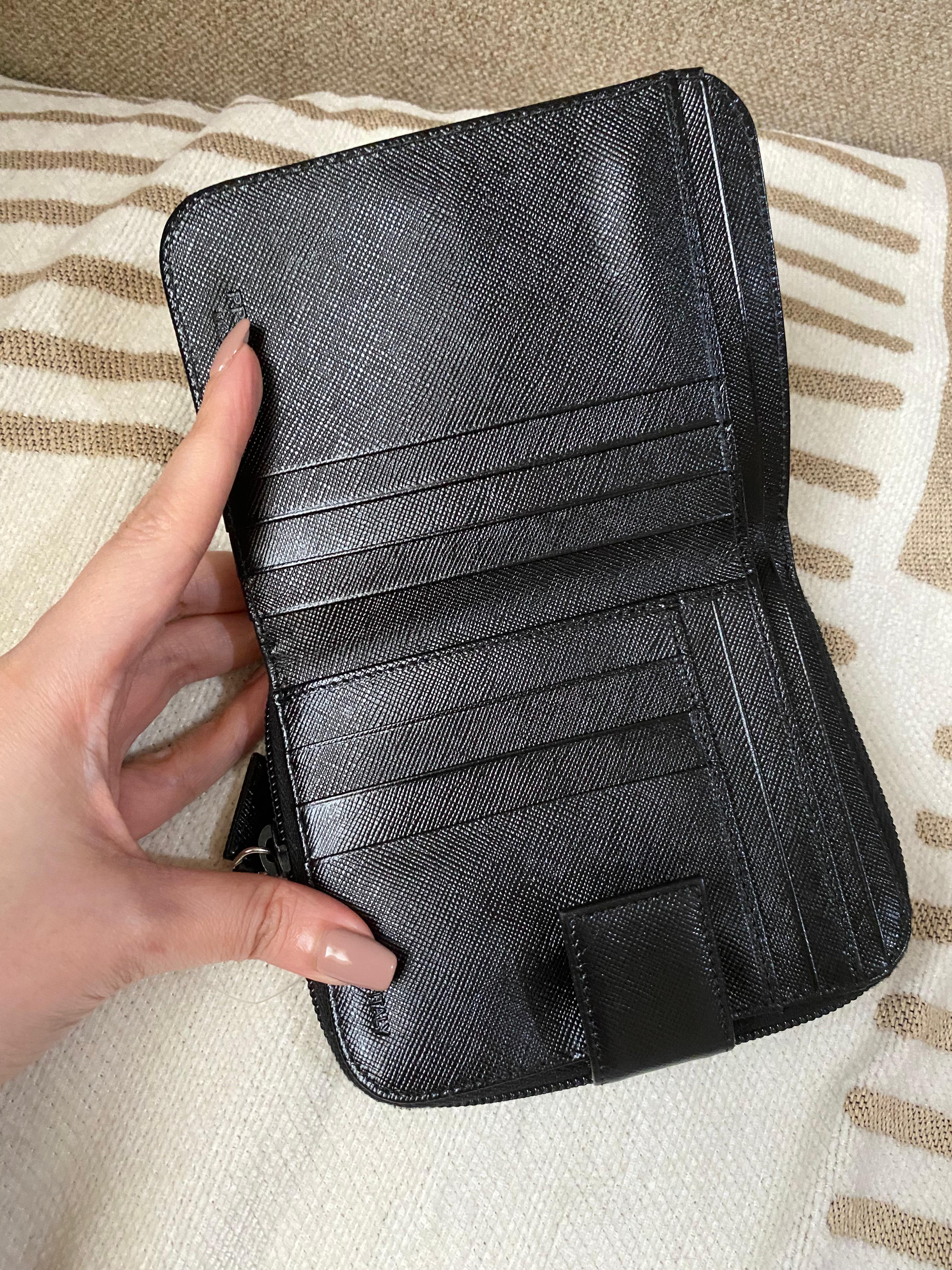 PRADA Saffiano Bi Fold medium women's wallet