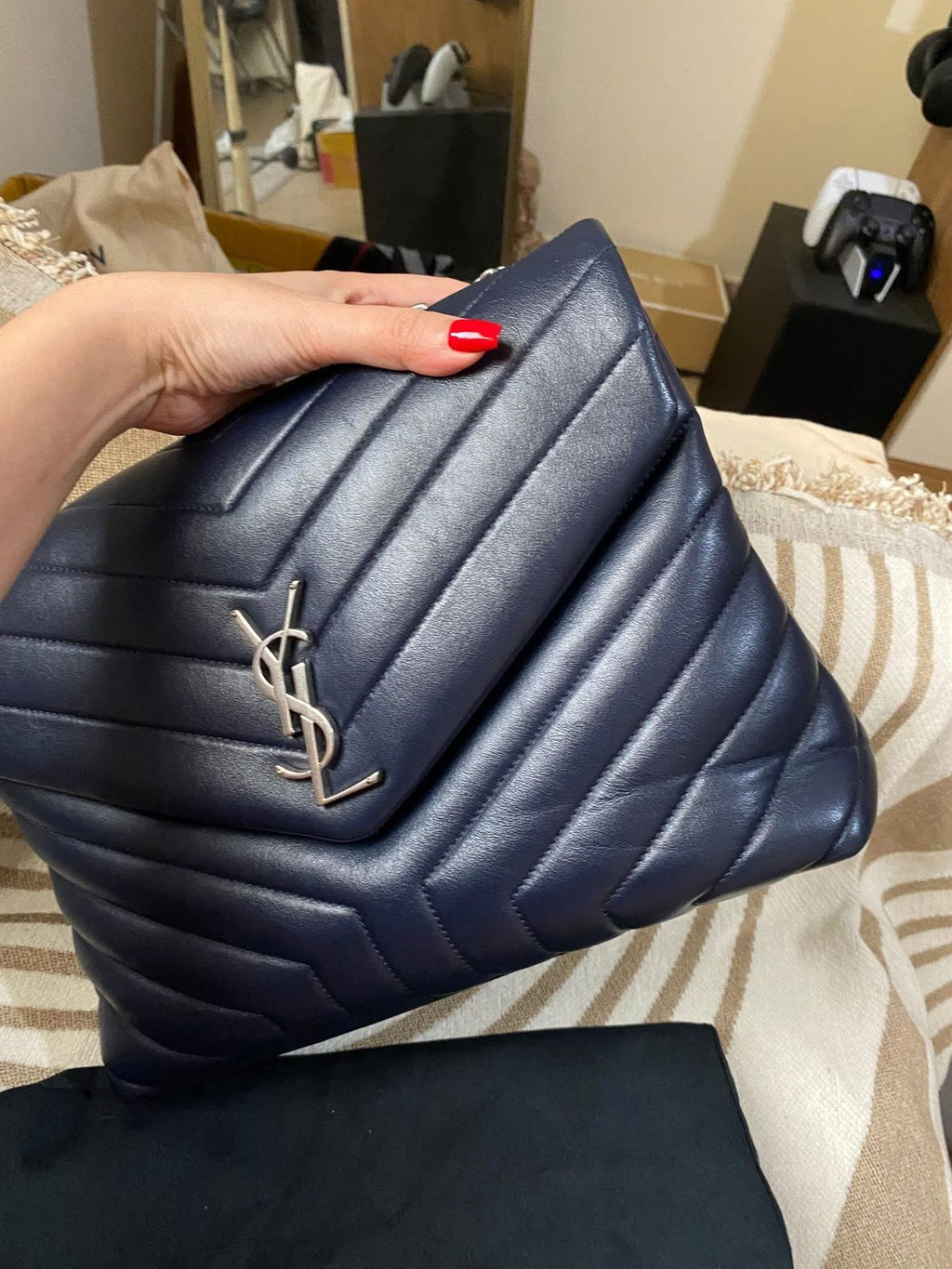 Yves Saint Laurent Loulou medium