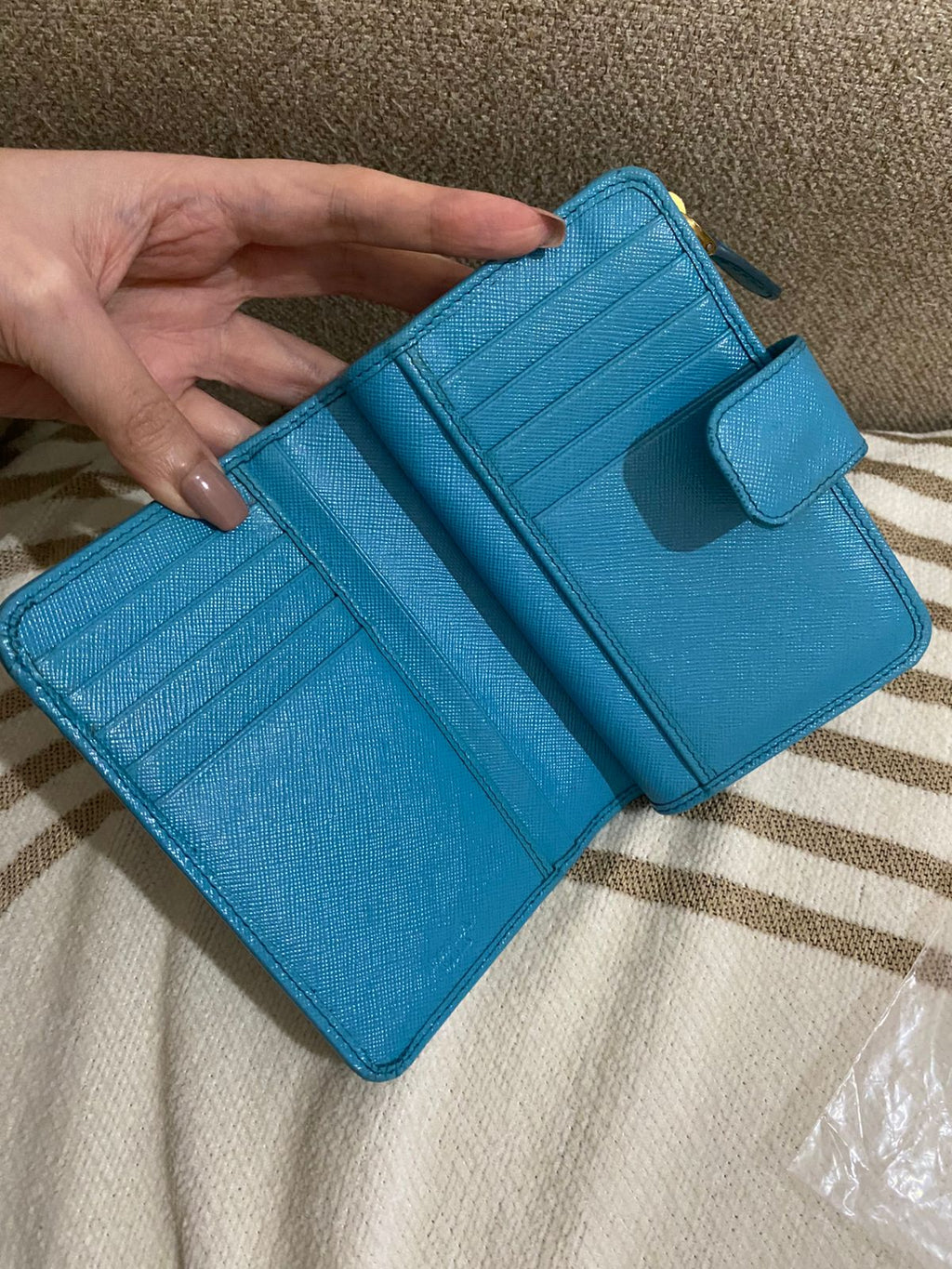 PRADA Saffiano Bi Fold Wallet