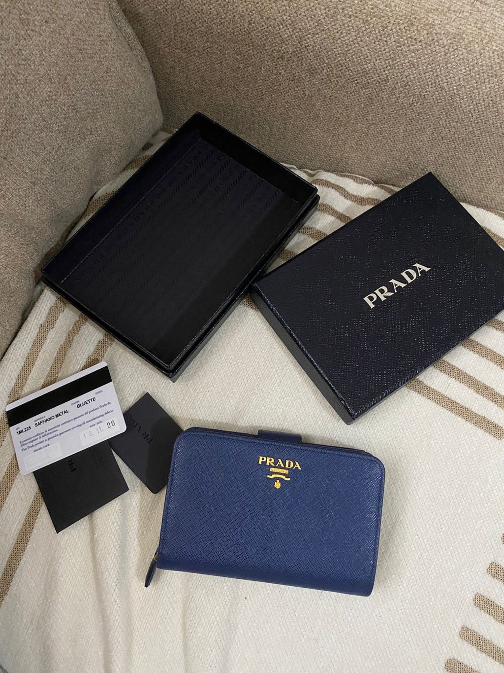 PRADA Saffiano Bi Fold Wallet