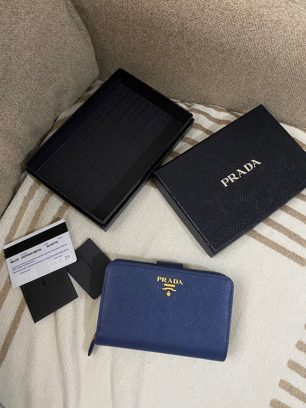 PRADA Saffiano Bi Fold Wallet