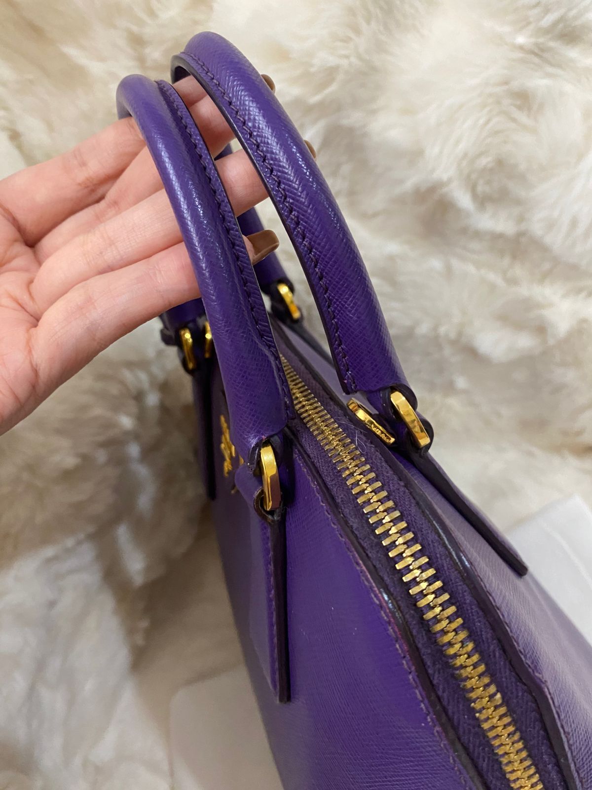 PRADA Saffiano Lux Small in Viola