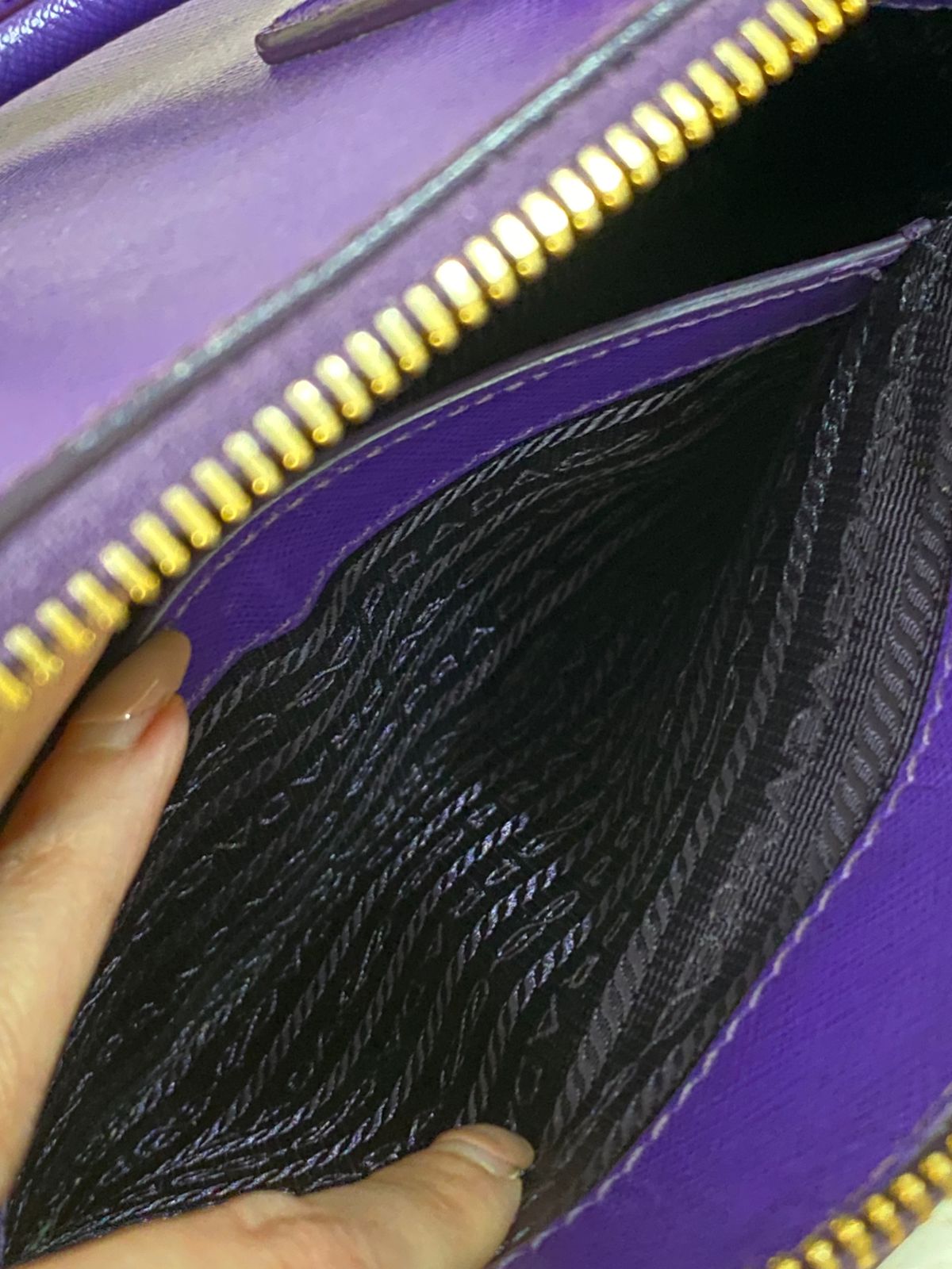PRADA Saffiano Lux Small in Viola
