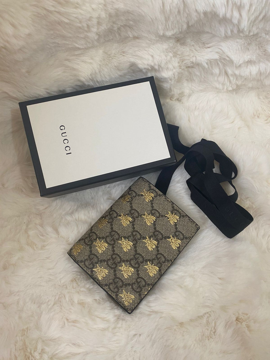 GUCCI Supreme Bees Card Case Wallet