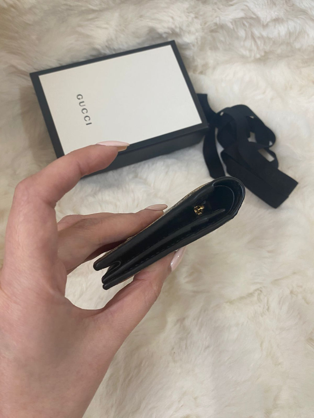 GUCCI Supreme Bees Card Case Wallet