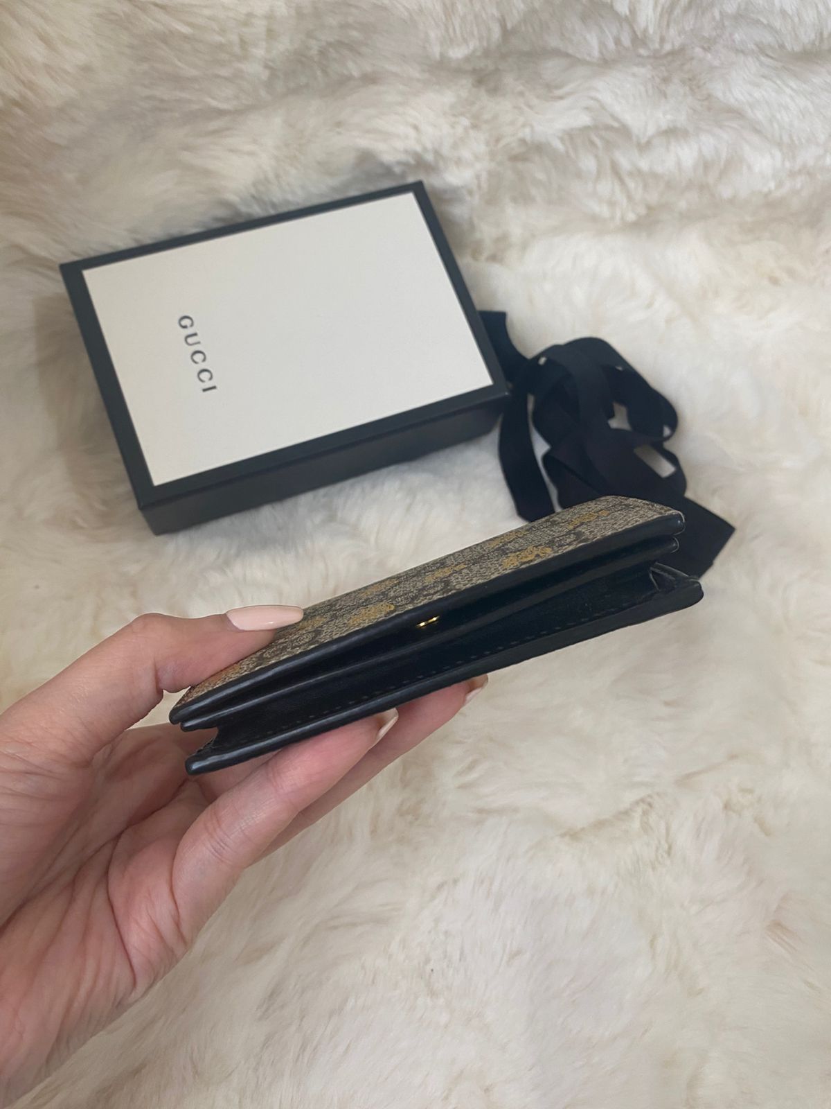 GUCCI Supreme Bees Card Case Wallet