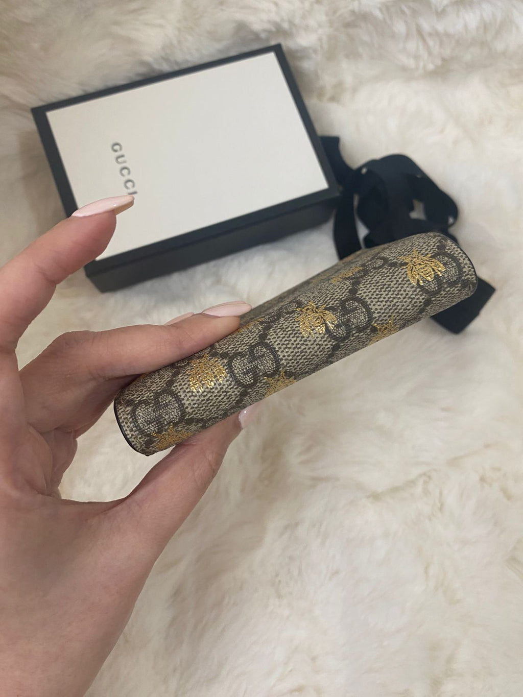 GUCCI Supreme Bees Card Case Wallet