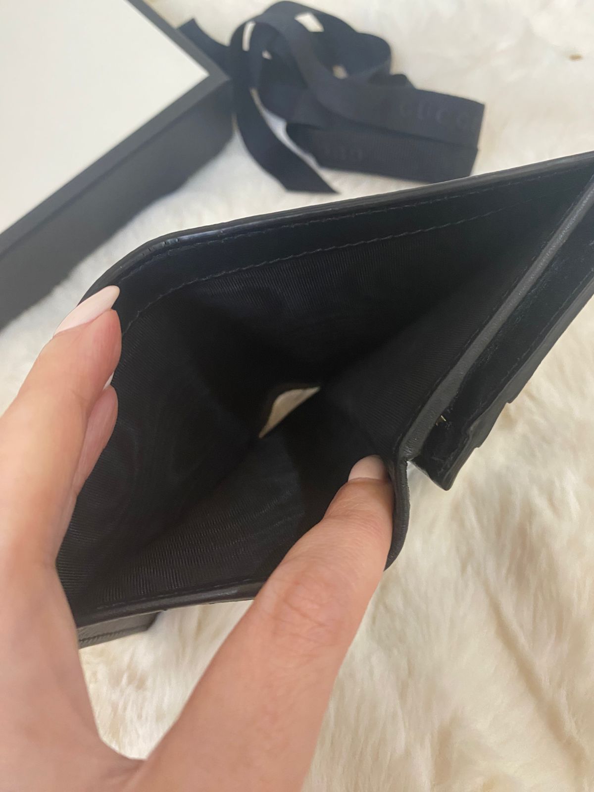 GUCCI Supreme Bees Card Case Wallet